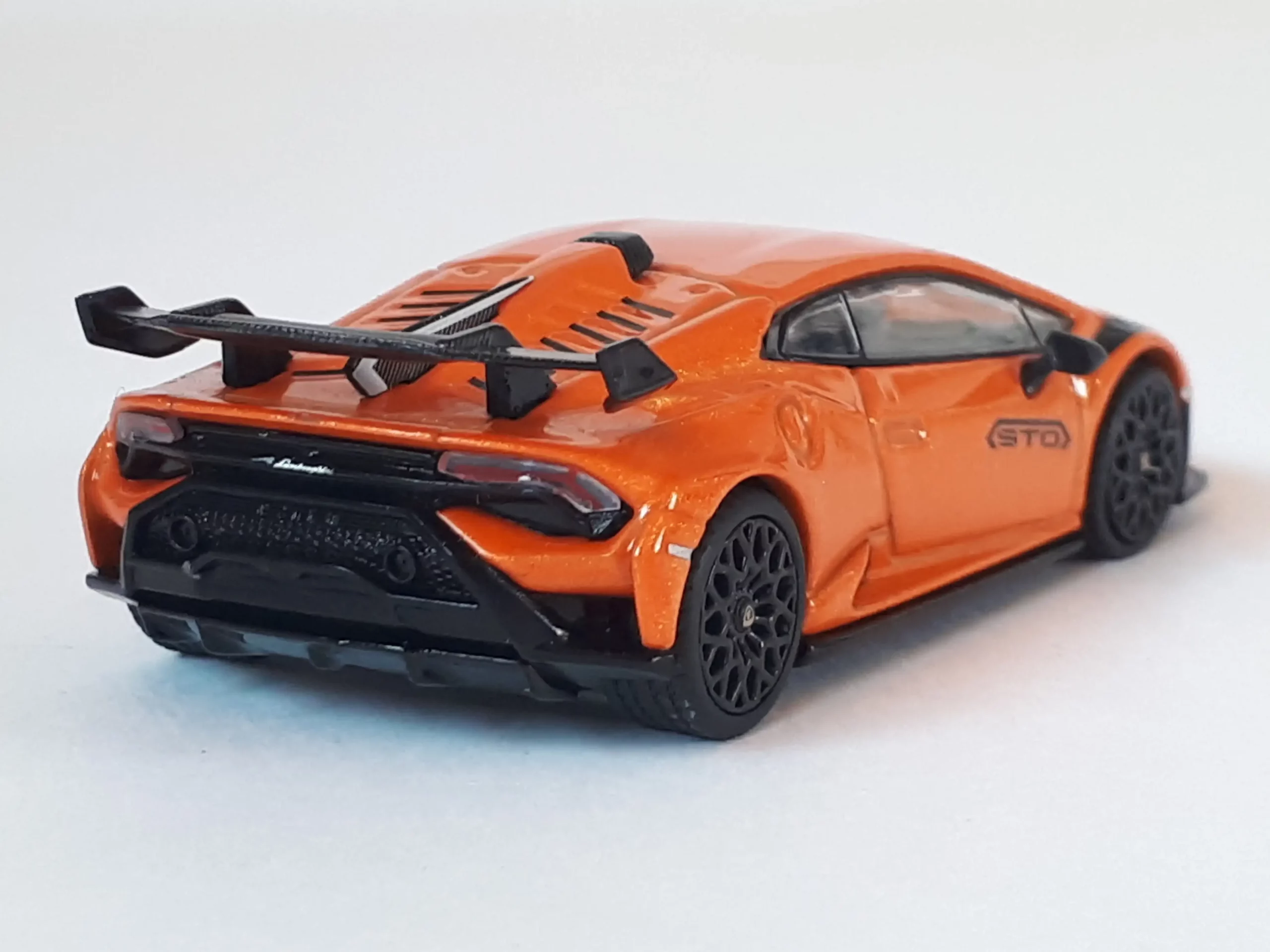 1;64 Mini GT Lamborghini Huracán STO 2 1;64 Mini GT Lamborghini Huracán STO 2