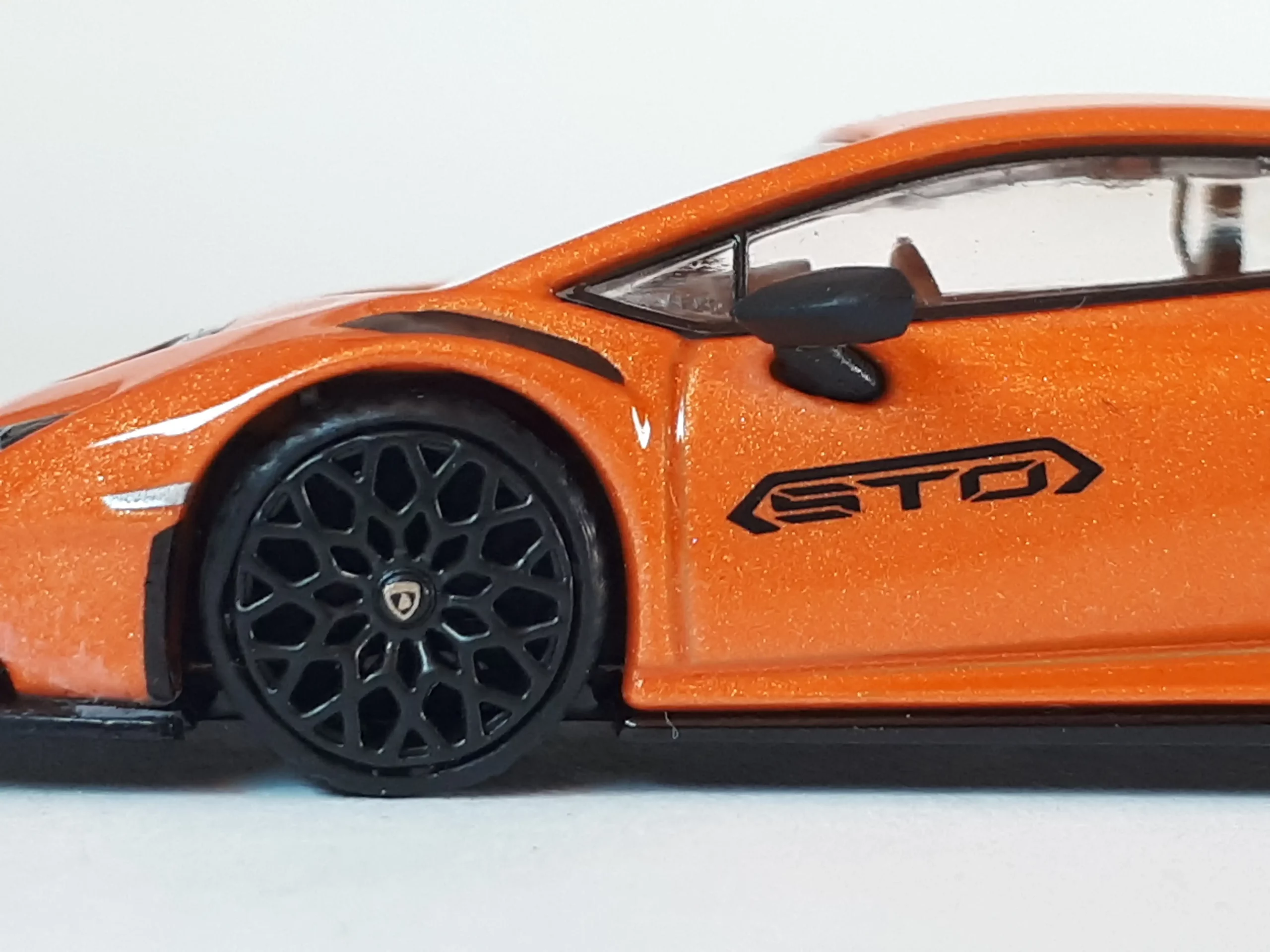 1;64 Mini GT Lamborghini Huracán STO 4 1;64 Mini GT Lamborghini Huracán STO 4