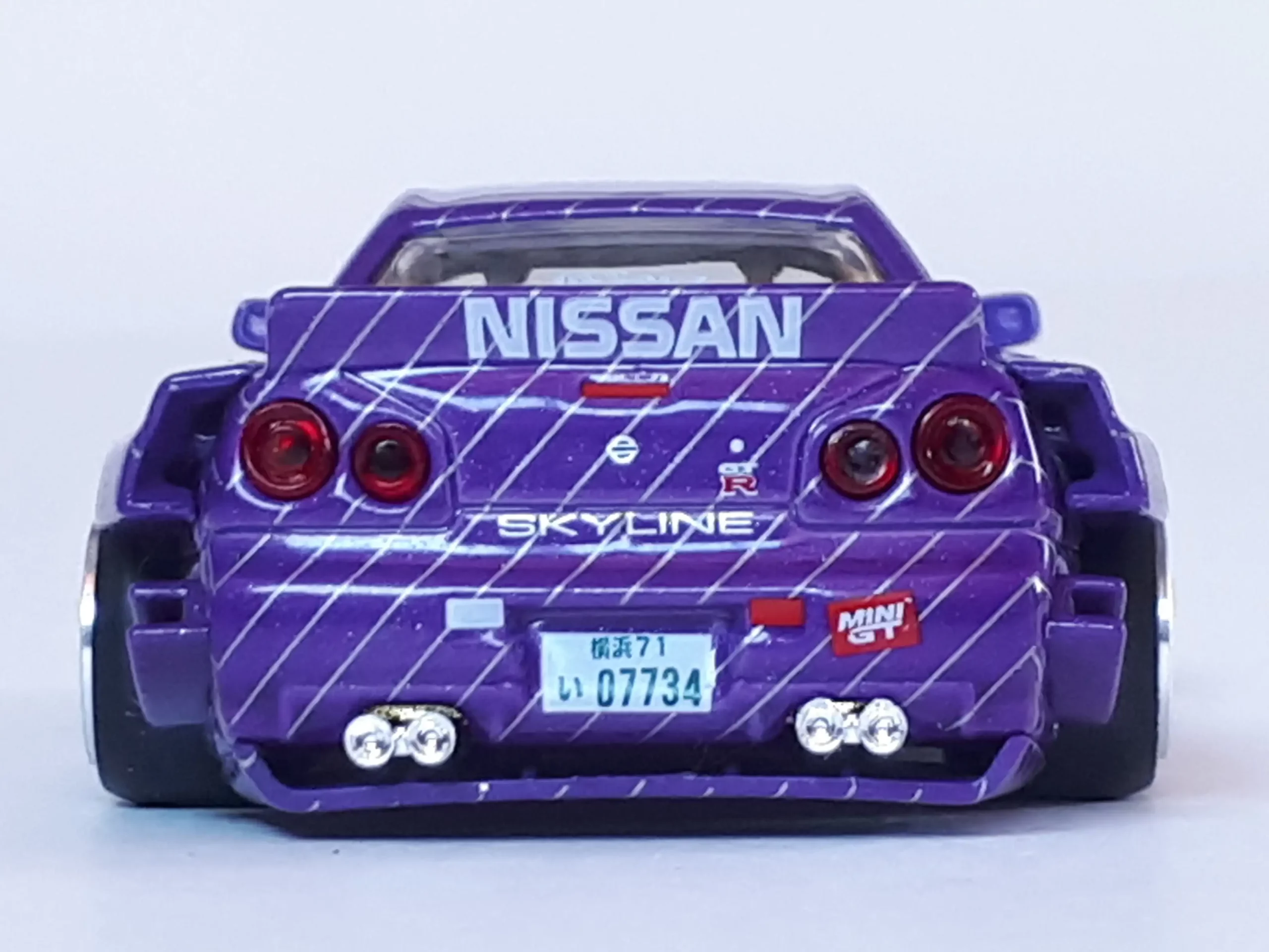 1;64 Mini GT Nissan Skyline 2 1;64 Mini GT Nissan Skyline 2