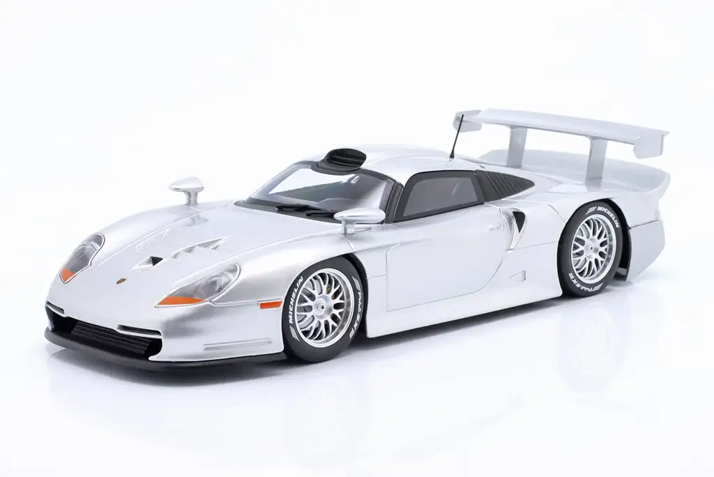 18Werk83 Porsche 911 GT1 civiel 1