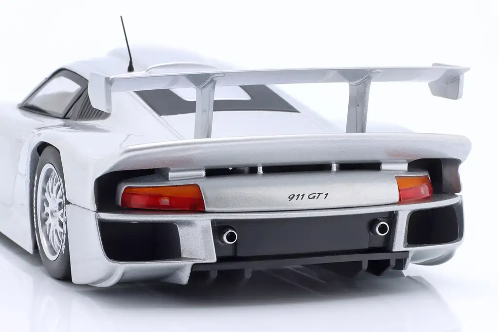 18Werk83 Porsche 911 GT1 civiel 4 18Werk83 Porsche 911 GT1 civiel 4