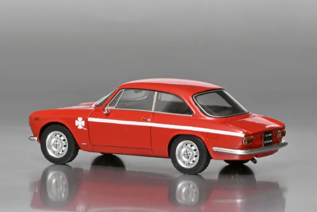 43Schuco ProR Alfa Romeo GTA 1965 2 43Schuco ProR Alfa Romeo GTA 1965 2