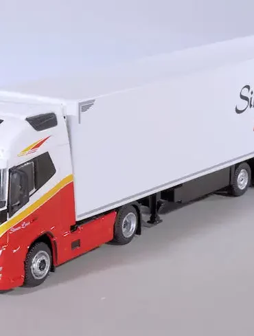INT.Tekno 87.Volvo FH05 Simon Loos(1)