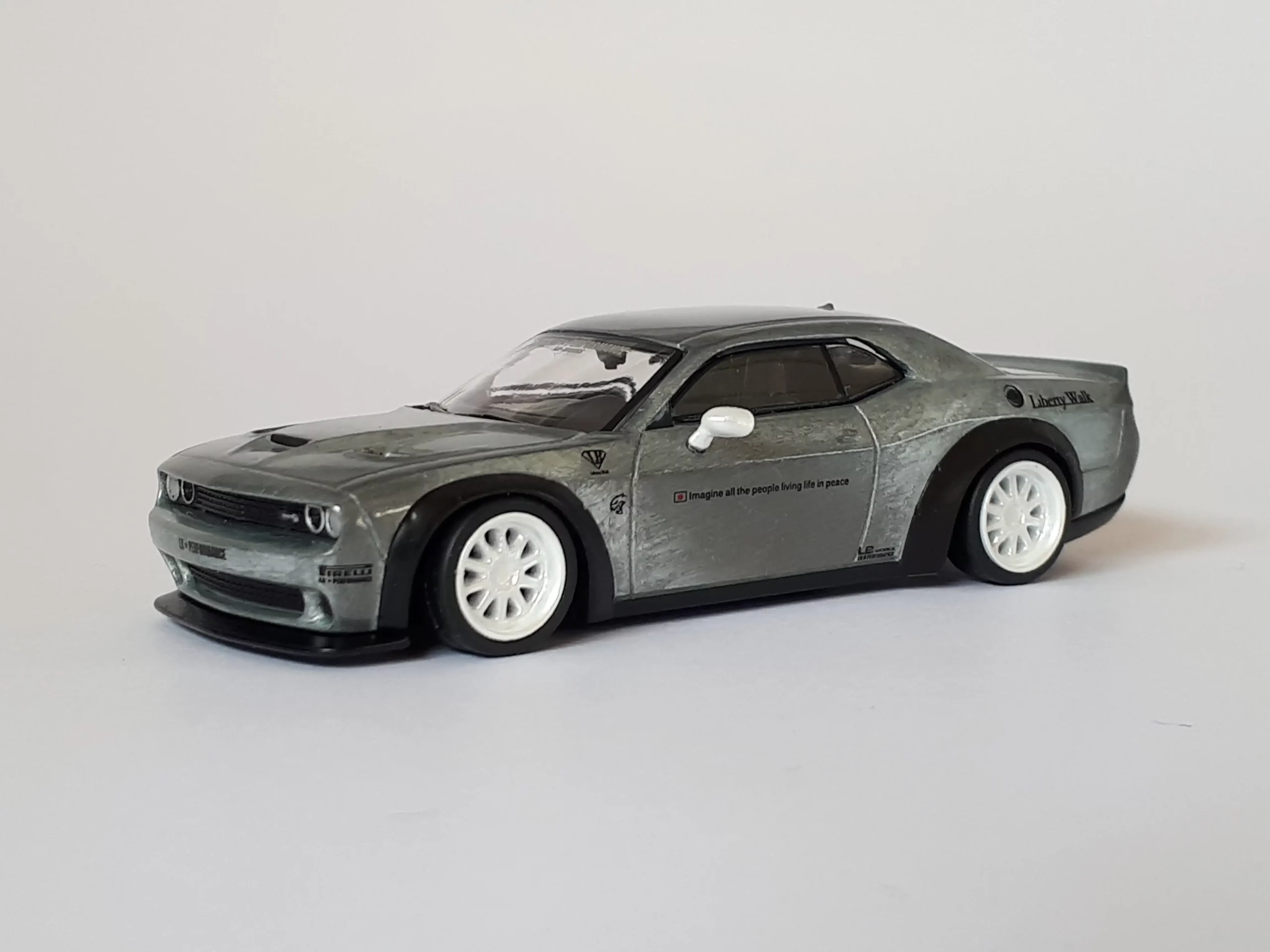 1;64 Tarmac Works Dodge Challenger SRT Hellcat 1 1;64 Tarmac Works Dodge Challenger SRT Hellcat 1