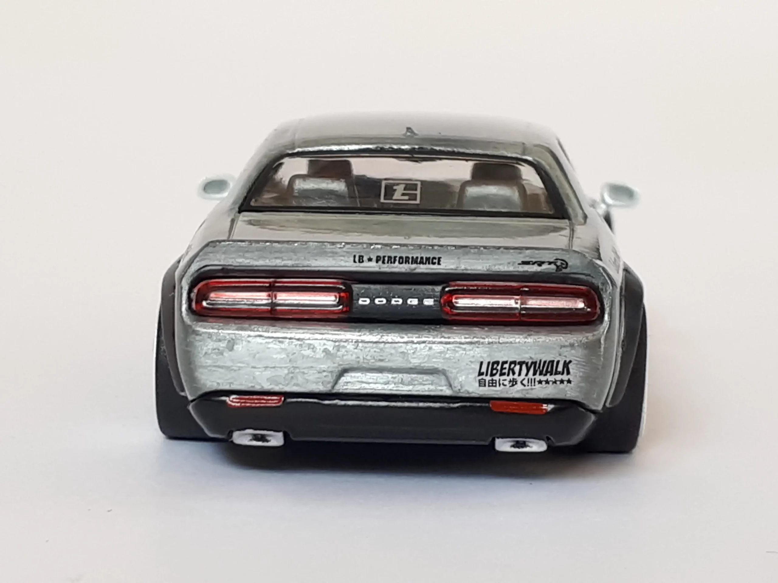1;64 Tarmac Works Dodge Challenger SRT Hellcat 4 1;64 Tarmac Works Dodge Challenger SRT Hellcat 4