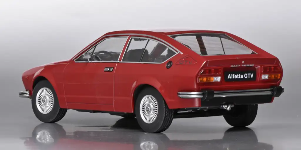 18KKScale Alfa Romeo Alfetta 2000 GTV 1976 2 18KKScale Alfa Romeo Alfetta 2000 GTV 1976 2