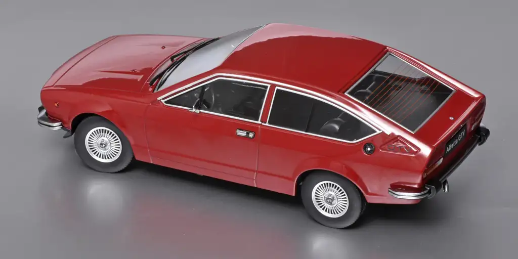 18KKScale Alfa Romeo Alfetta 2000 GTV 1976 3 18KKScale Alfa Romeo Alfetta 2000 GTV 1976 3