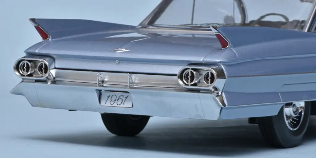 18KKScale Cadillac Series 62 Coupe DeVille 1961 4 18KKScale Cadillac Series 62 Coupe DeVille 1961 4