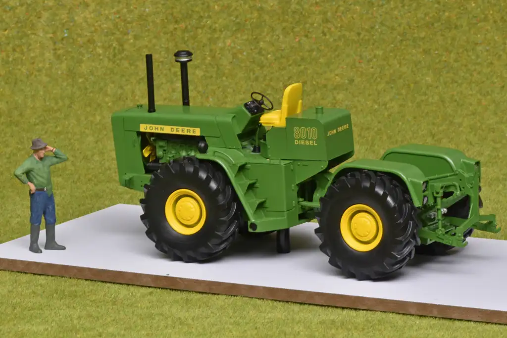 32schuco John Deere 8010 2 32schuco John Deere 8010 2