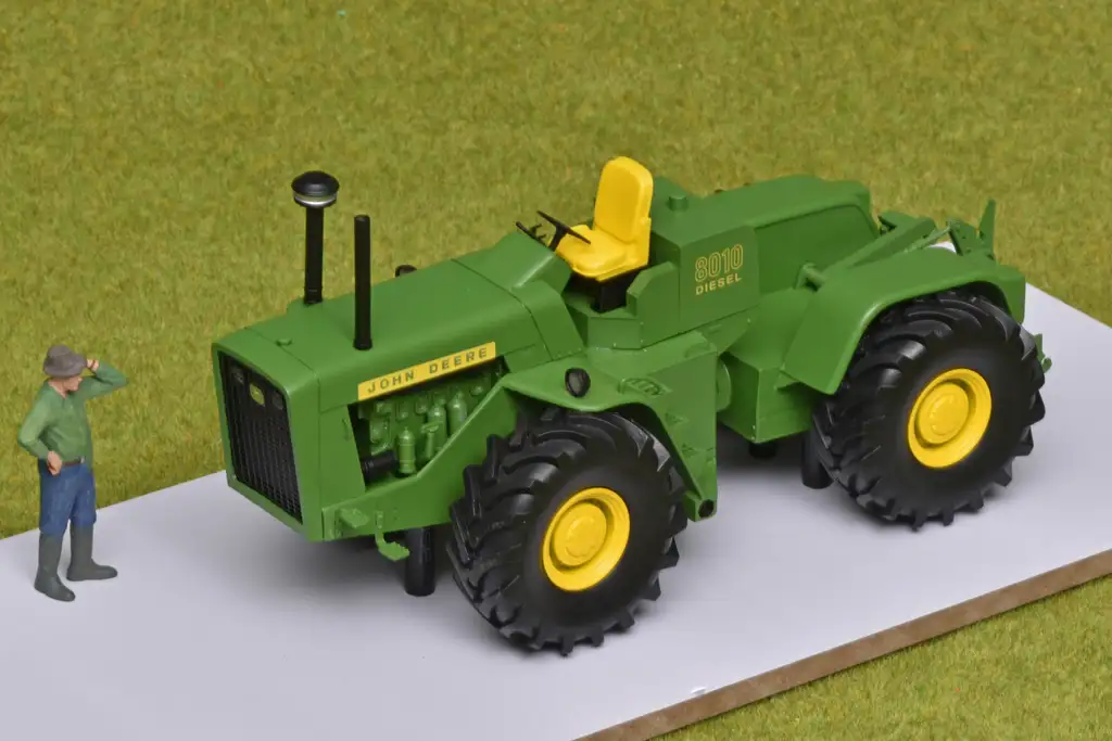 32schuco John Deere 8010 3 32schuco John Deere 8010 3