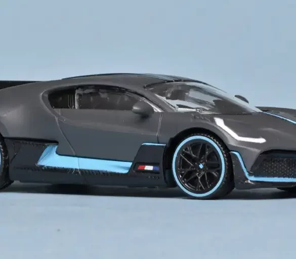 43rastar Bugatti Divo 1