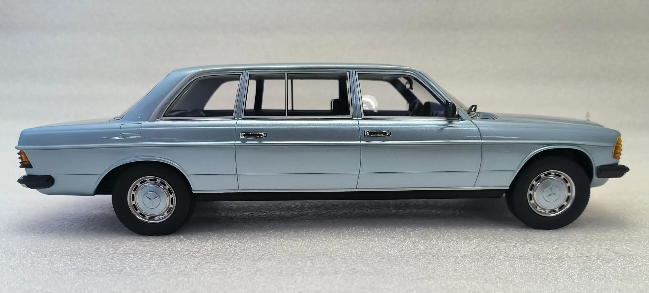 18Cult MB W123 lang 18Cult MB W123 lang