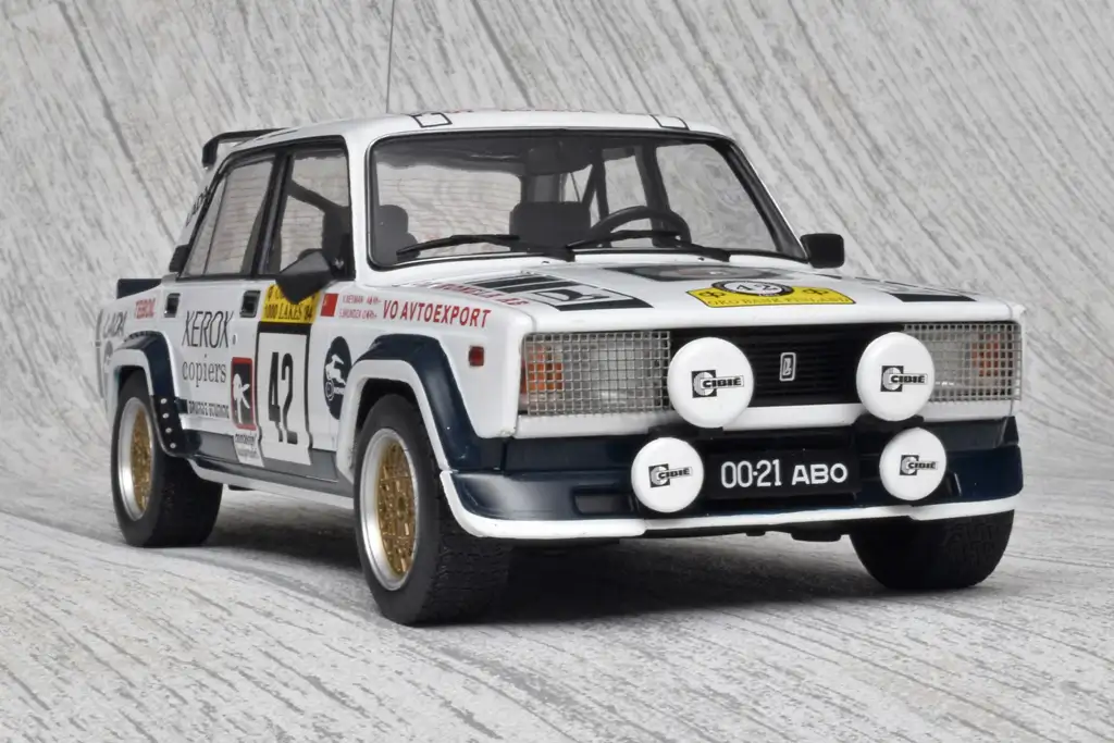 18ixo Lada 2105 VFTS rally 1984 1