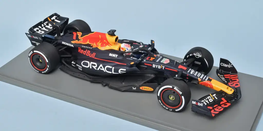 18spark Red Bull RB19 GP Bahrain 2023 Verstappen 1