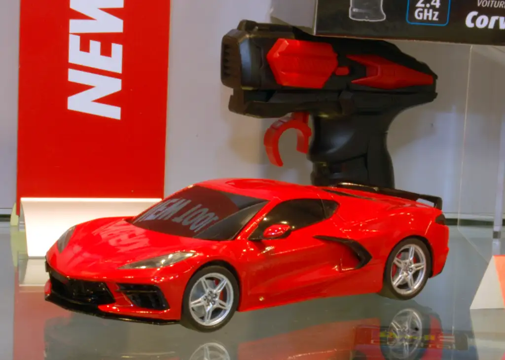 124 Revell Corvette C8