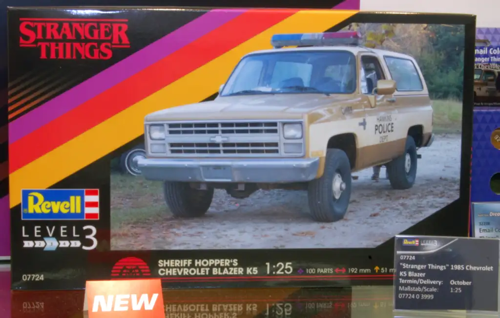 125 Revell Chevrolet Blazer K5 Stranger Things 125 Revell Chevrolet Blazer K5 Stranger Things