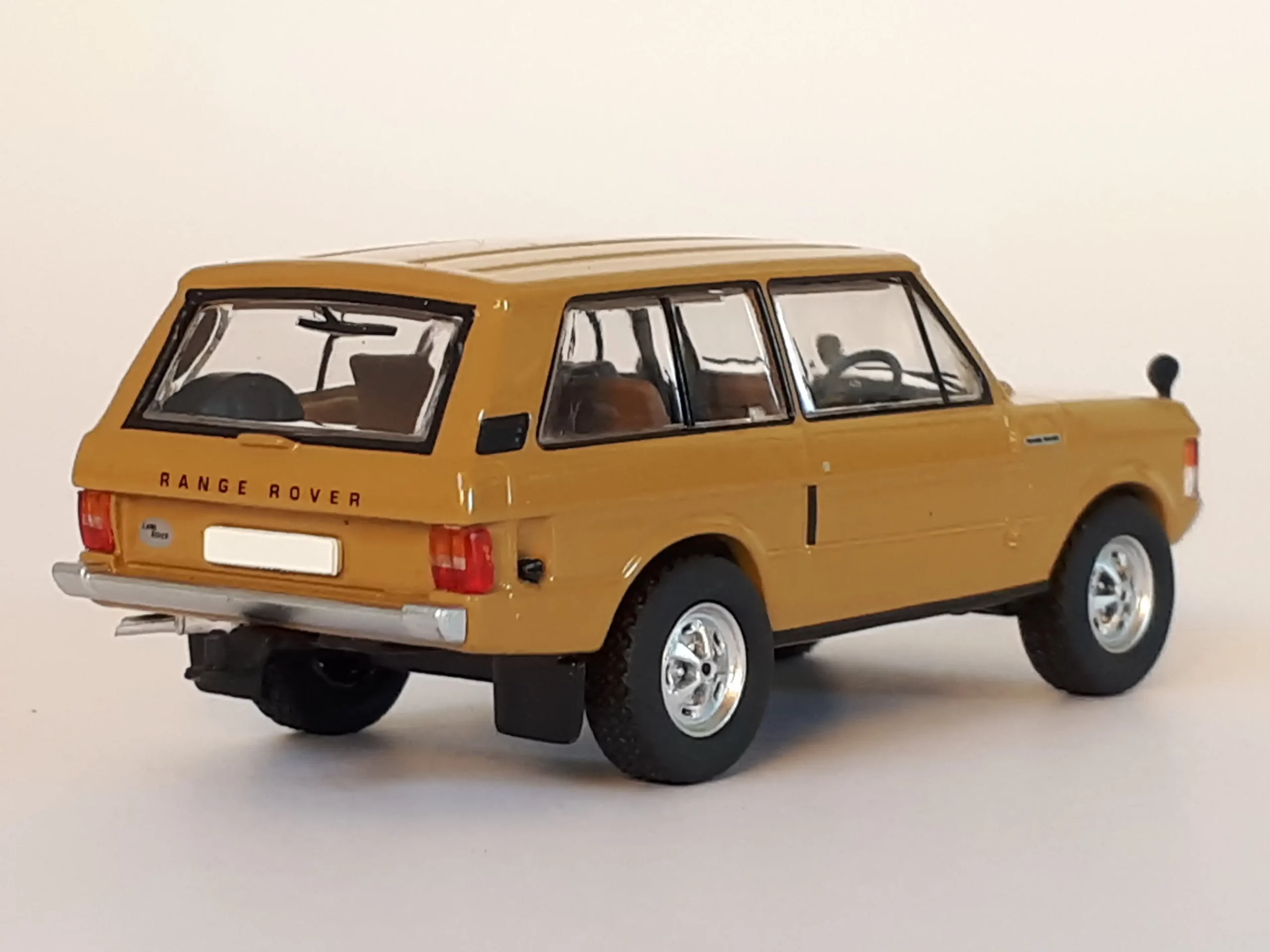 1;64 Mini GT Land Rover Range Rover 2 1;64 Mini GT Land Rover Range Rover 2