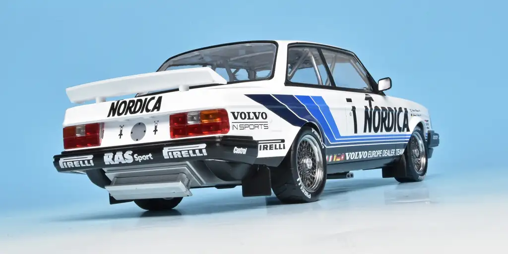 18Ixo Volvo 240 Turbo 1986 race 2 18Ixo Volvo 240 Turbo 1986 race 2