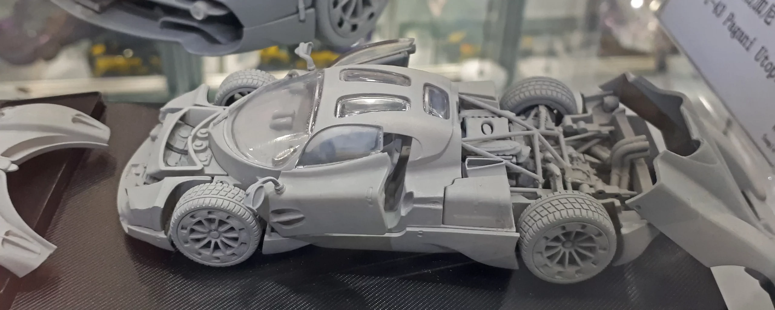 43LCD Pagani Utopia 43LCD Pagani Utopia
