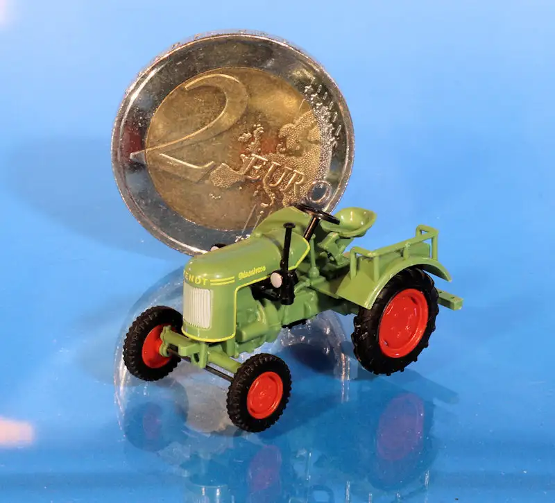 INT.Busch 87.Fendt F15 Dieselross(1)