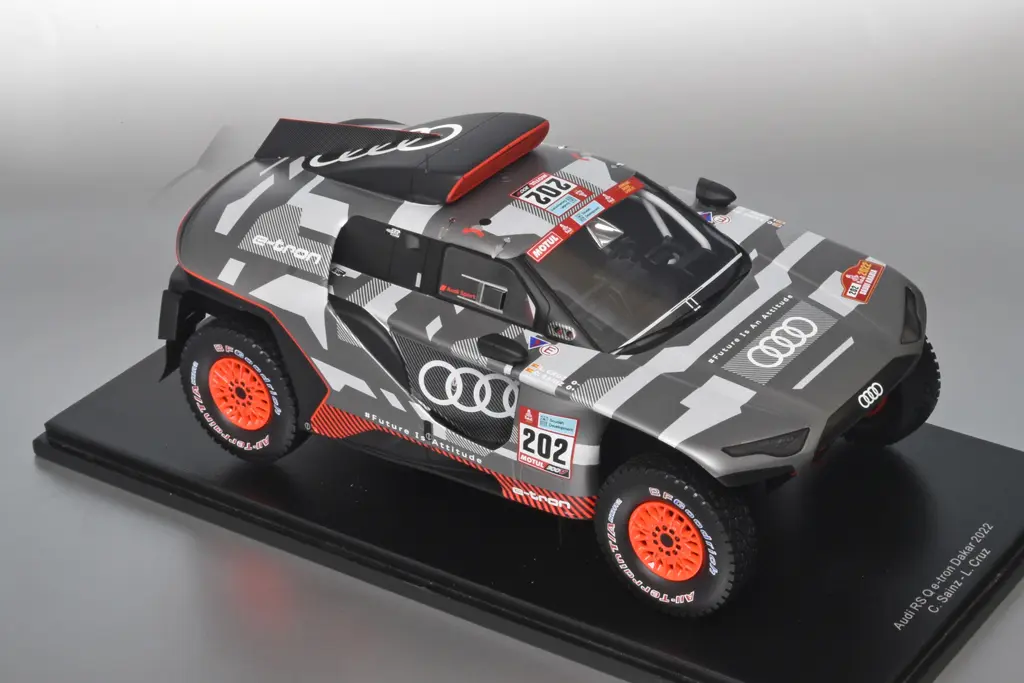 18spark Audi RS Q e tron Dakar Sainz+Cruz 2022 1