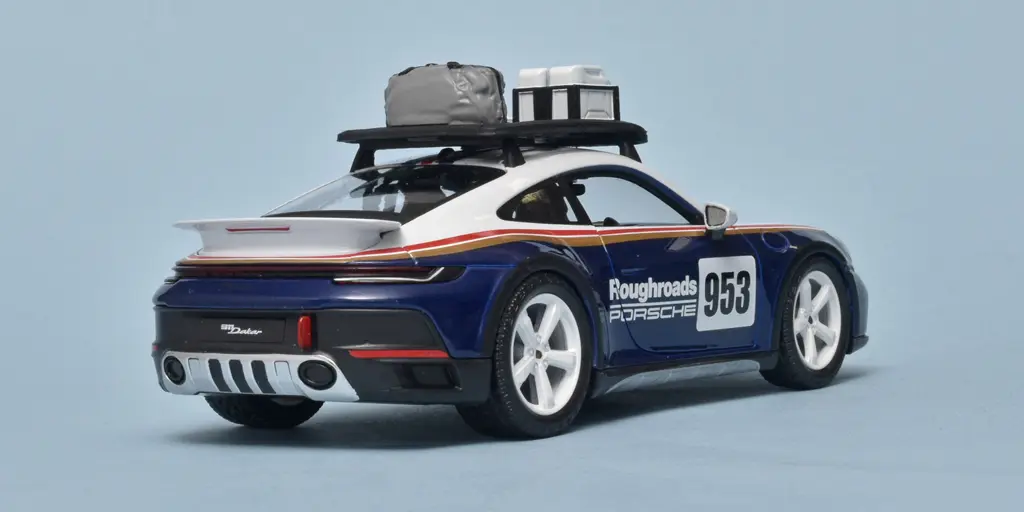 24Bburago Porsche 911 992 Dakar 2023 2 24Bburago Porsche 911 992 Dakar 2023 2