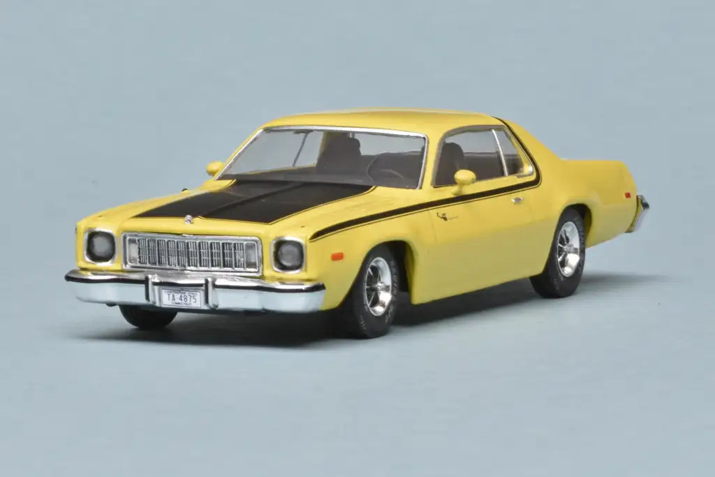 43ixo Plymouth Road Runner 1975 1 43ixo Plymouth Road Runner 1975 1