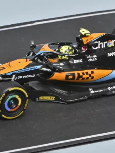 43spark McLaren MCL60 Lando Norris 2023 1
