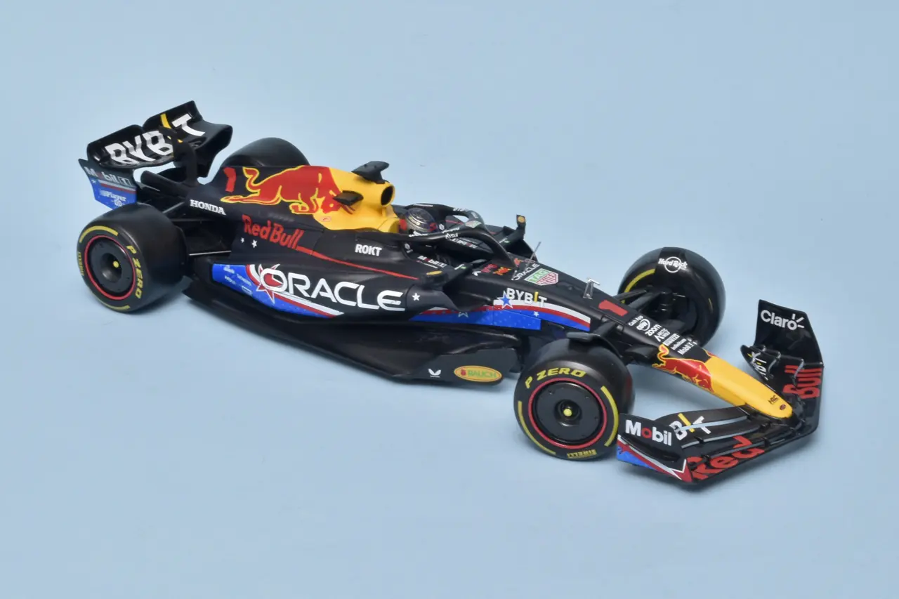 18Bburago RedBull RB19 Austin 2023 Verstappen 1 18Bburago RedBull RB19 Austin 2023 Verstappen 1