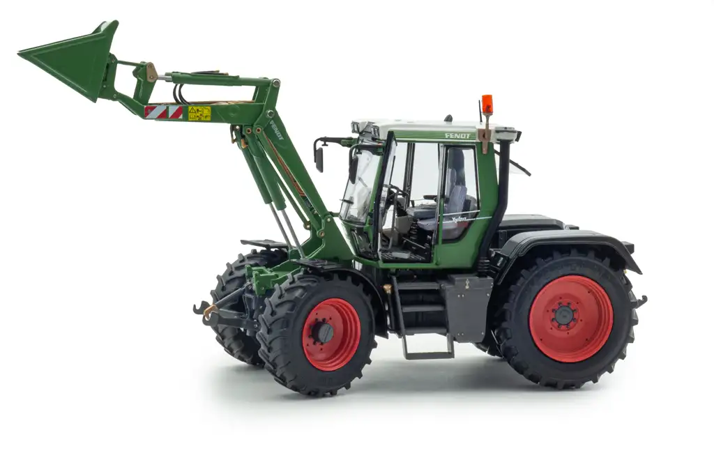 32WeiseT Fendt Xylon 524 3