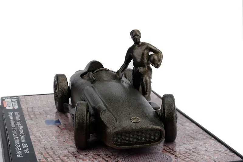 OP43Brumm 22330 Mercedes Benz W 196R (1)
