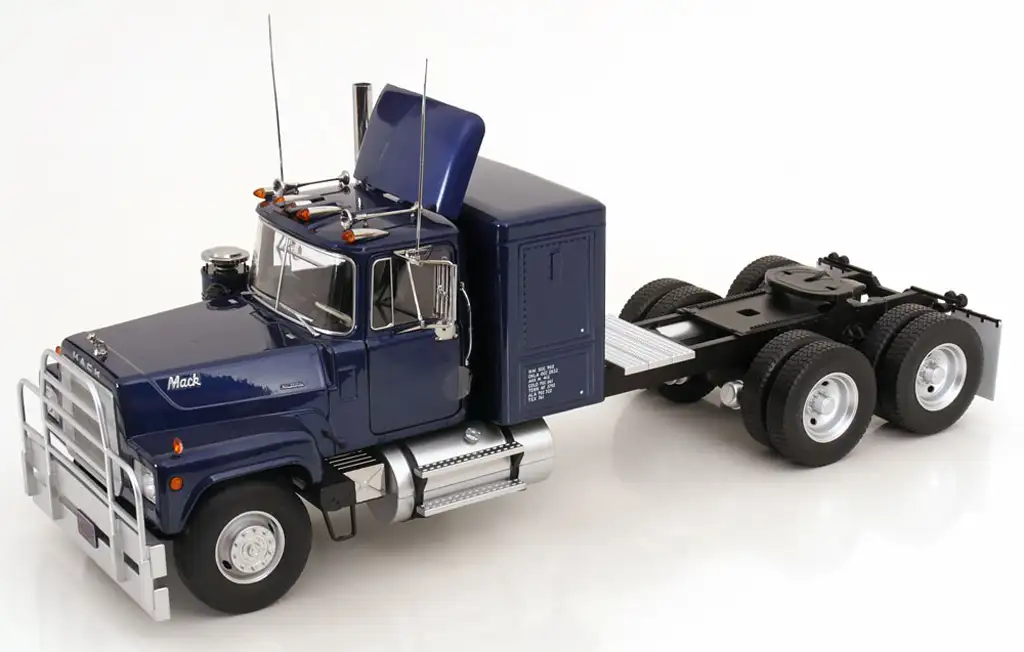 18RoadKings Mack RL 1