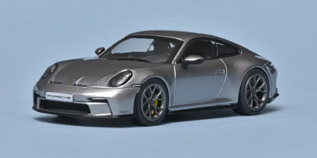 43solido Porsche 911 992 GT3 Touring 2021 1