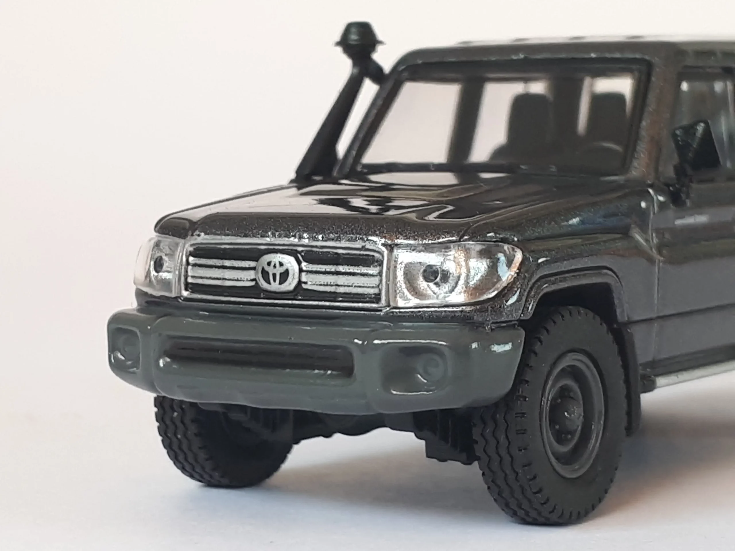 1;64 Para64 Toyota Land Cruiser Pick Up 3 1;64 Para64 Toyota Land Cruiser Pick Up 3