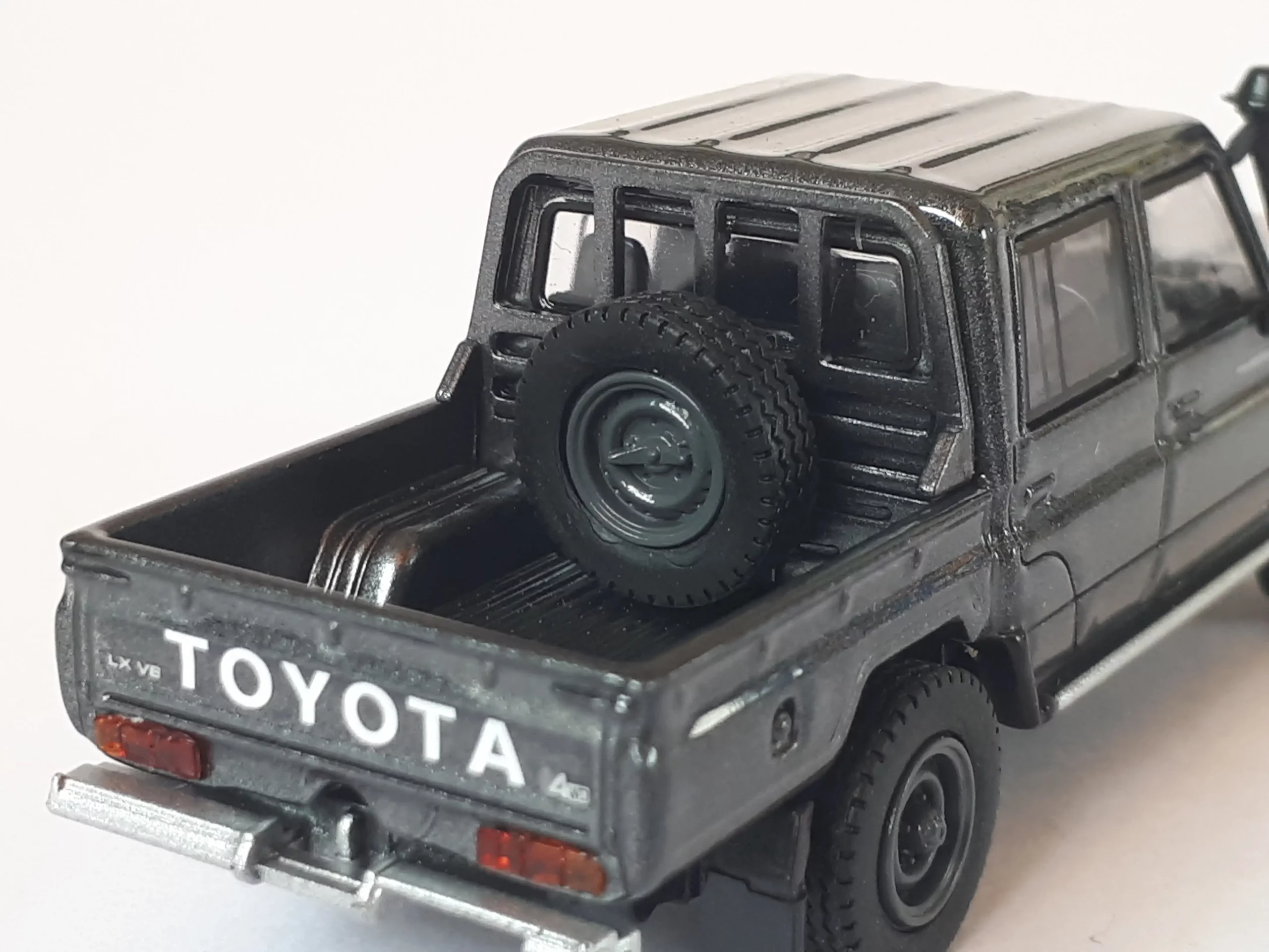 1;64 Para64 Toyota Land Cruiser Pick Up 6 1;64 Para64 Toyota Land Cruiser Pick Up 6