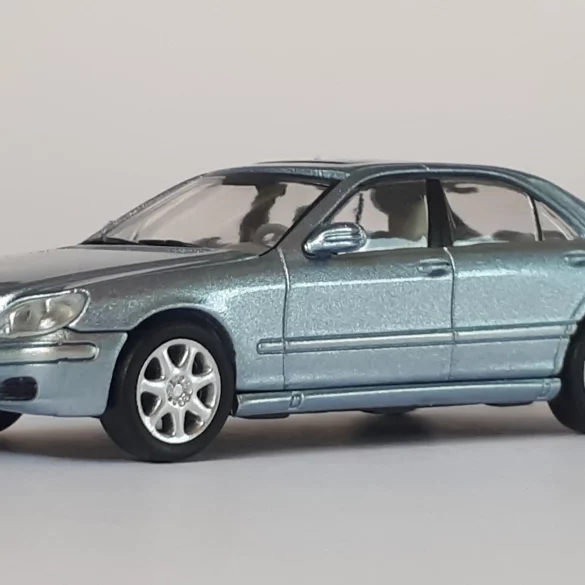 1;64 Tarmac Works Mercedes Benz S Klasse 1