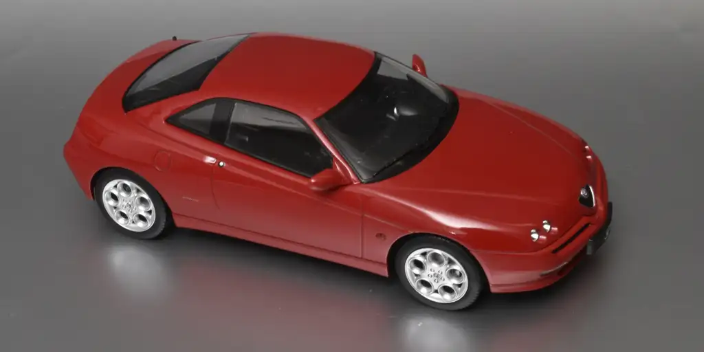 18norev Alfa Romeo GTV 1999 3