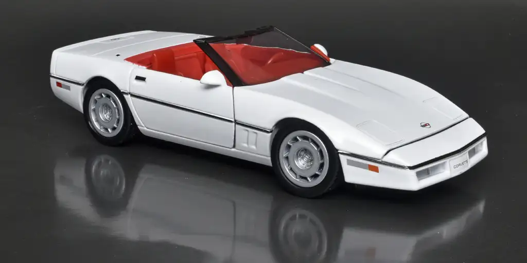 24Mmax Chevrolet Corvette conv 1986 1