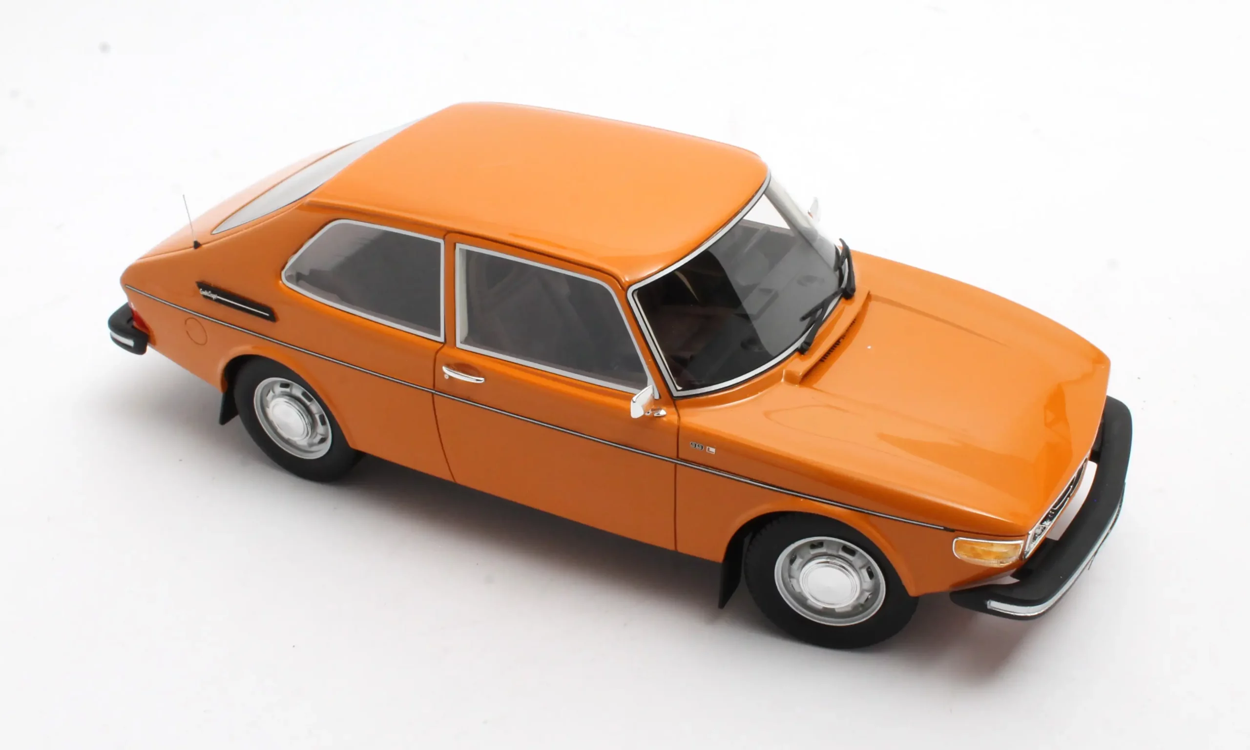 1;18 Cult Scale Models Saab 99 Combi Coupé 1;18 Cult Scale Models Saab 99 Combi Coupé