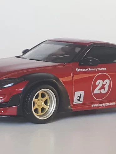 1;64 Nissan Z Pandem 1