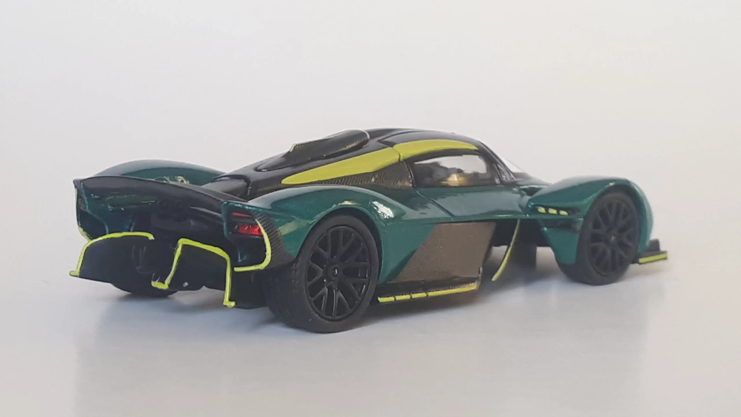 1;64 Pop Race Aston Martin Valkyrie 2 1;64 Pop Race Aston Martin Valkyrie 2