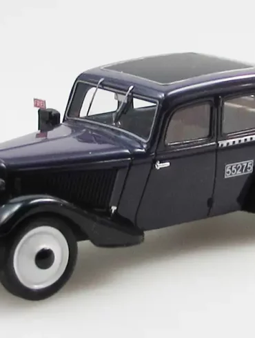 43esval Adler Trumpf Junior 4dr sedan 3