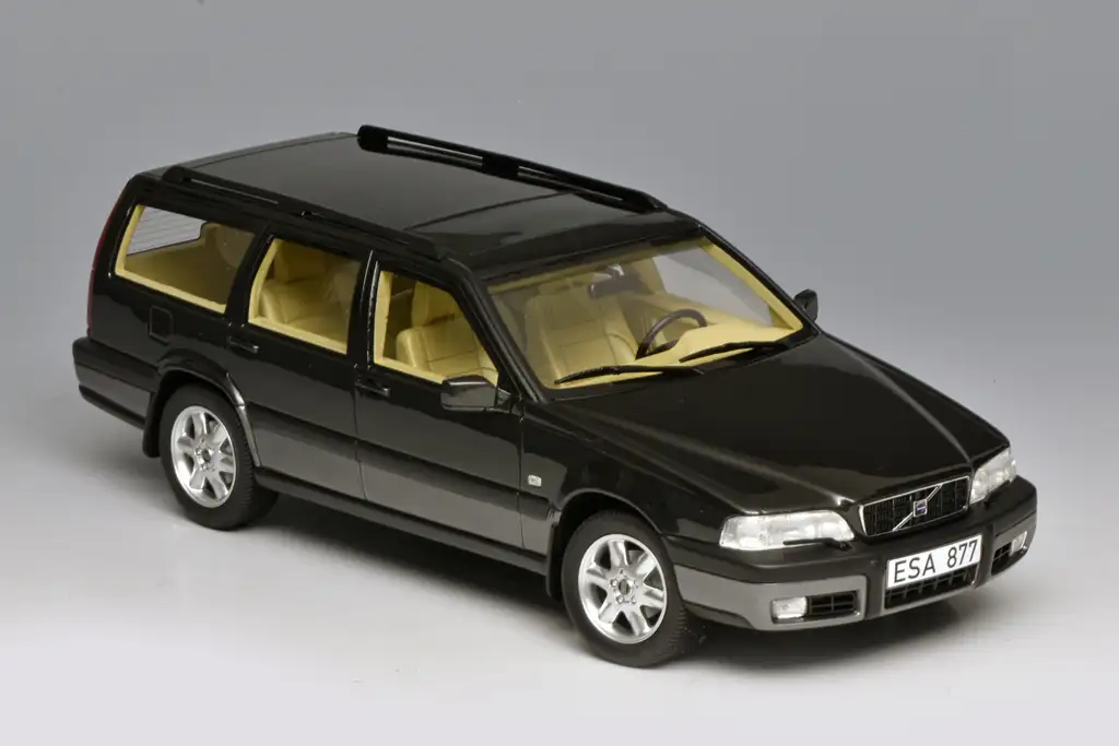 18Cult Volvo V70XC Cross Country 96 99 1