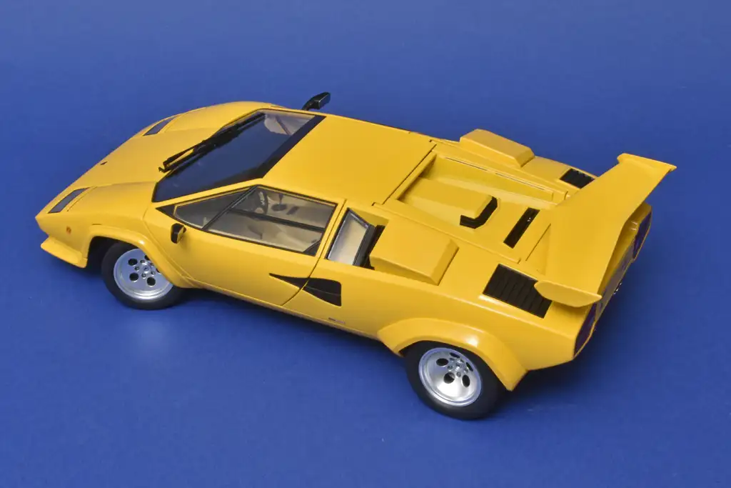 12KK Scale Lambo Countach LP 5000S QV 1985 2 12KK Scale Lambo Countach LP 5000S QV 1985 2