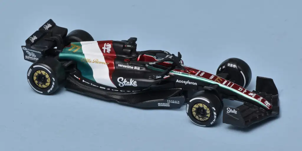 43Bburago Alfa Romeo C43 2024 Bottas 1