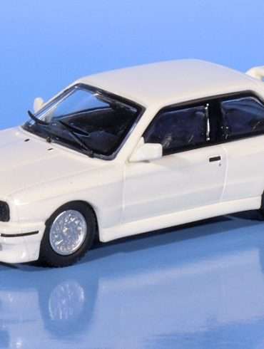 INT.Minichamps 87.BMW M3 E30 1986(1)