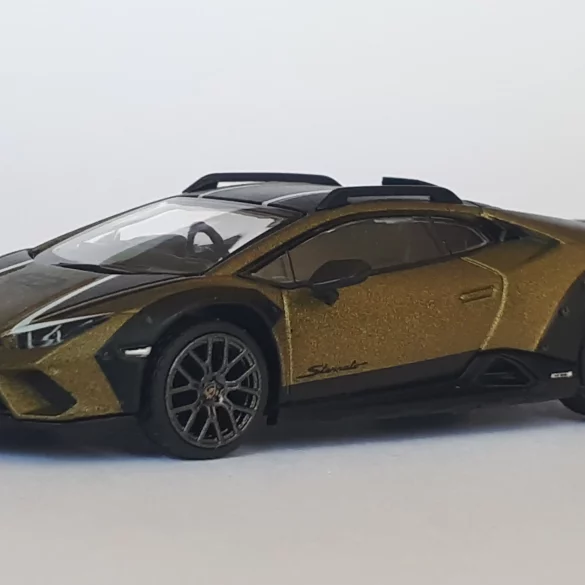 1;64 Mini GT Lamborghini Huracán LP 610 4 Sterrato 1