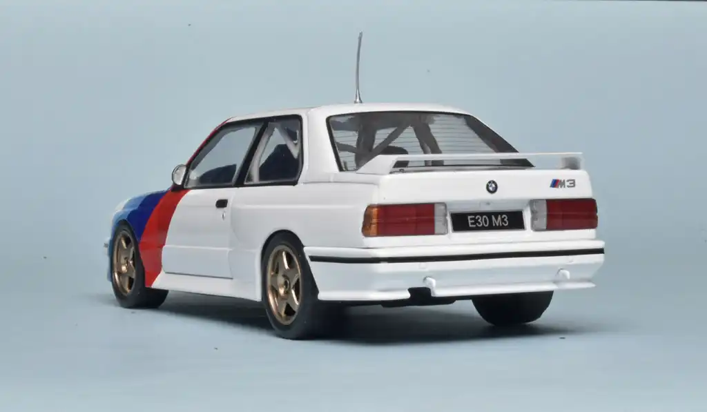 24WhiteB BMW M3 E30 1989 3 24WhiteB BMW M3 E30 1989 3