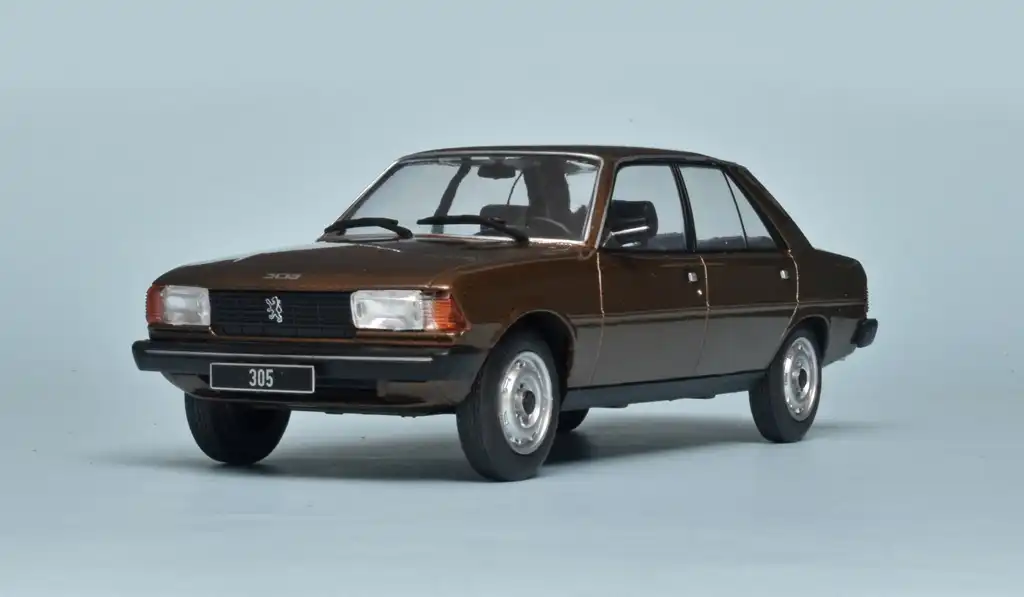 24WhiteB Peugeot 305 1977 1