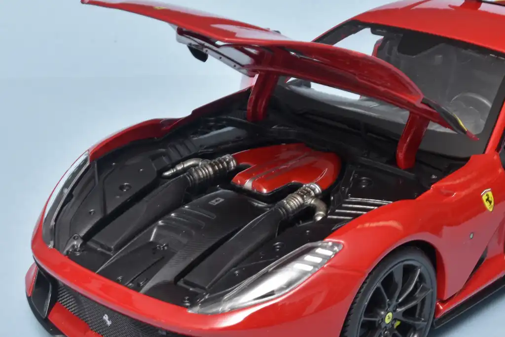 18Bburago Ferrari 812 Competizione 2021 4 18Bburago Ferrari 812 Competizione 2021 4